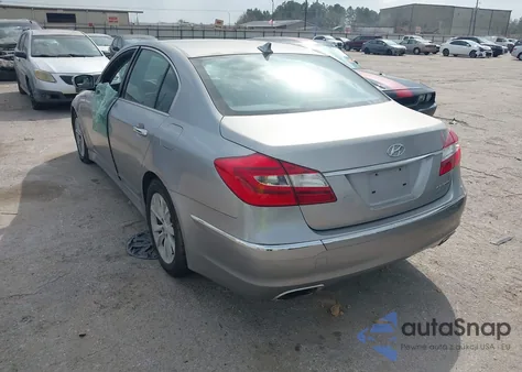 2013 Hyundai Genesis 3.8 z USA, uszkodzony, nr VIN KMHGC4DD2DU240753